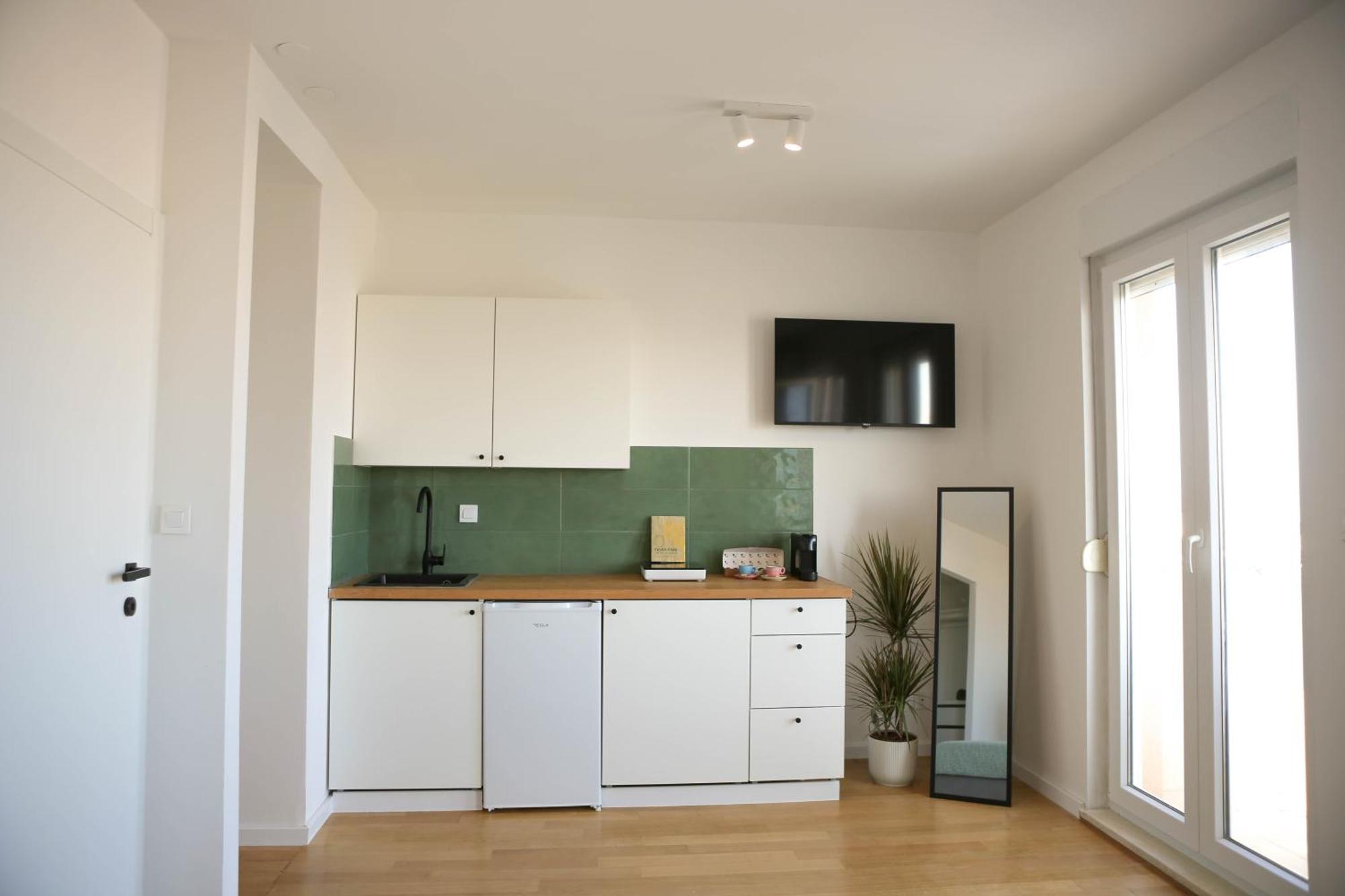 Kiki'S Sea View Studio Split Kamer foto